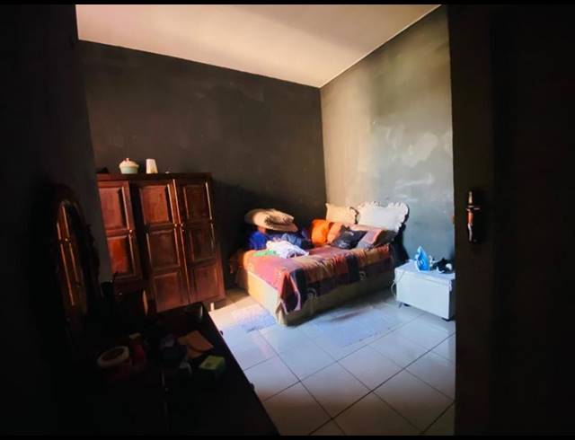 8 BEDROOM HOUSE FOR SALE IN BOKSBURG NORTH